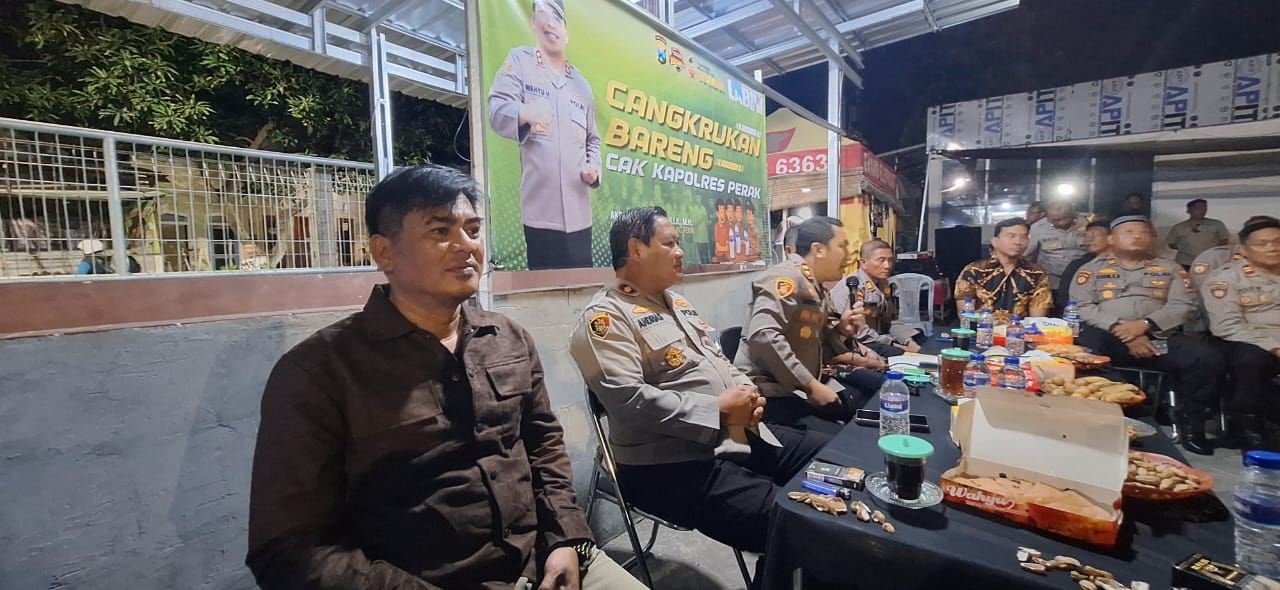 Kapolres Perak Cangkrukan Bareng LPMK Tanah Kali Kedinding, Perkuat Sinergi dengan Warga