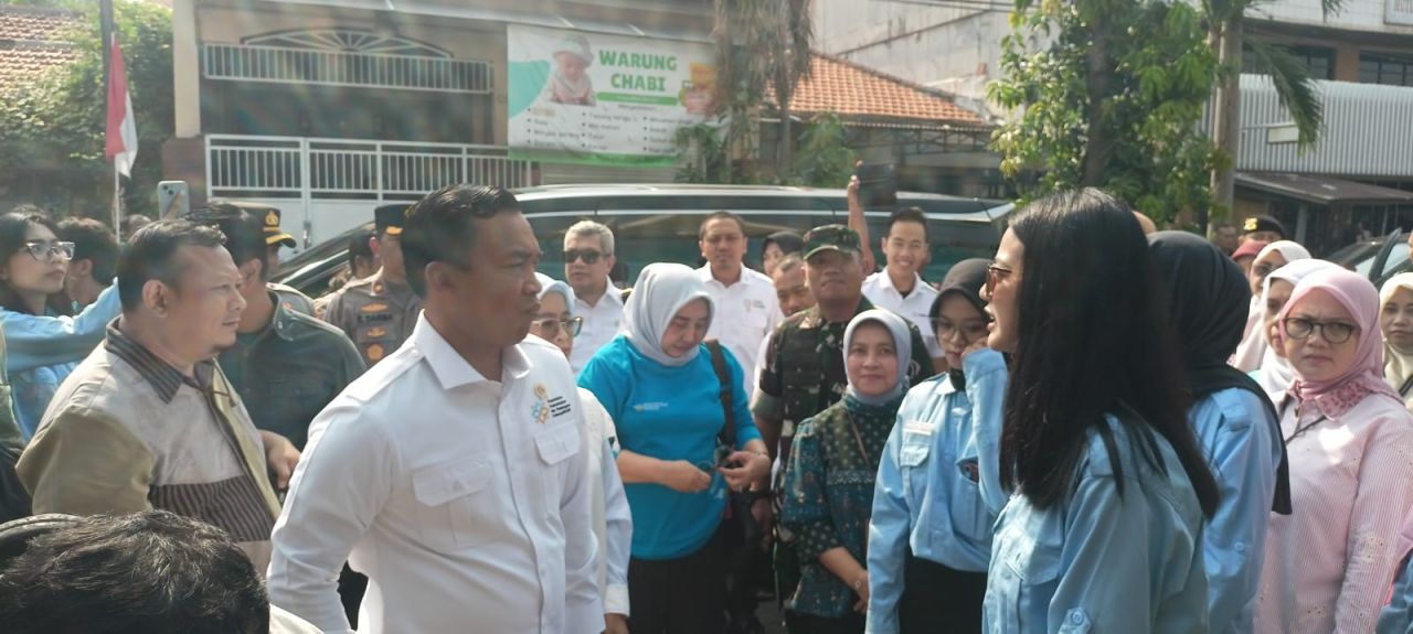 Wihaji Tinjau Program Gizi dan Motivasi Ribuan Kader KB di Surabaya