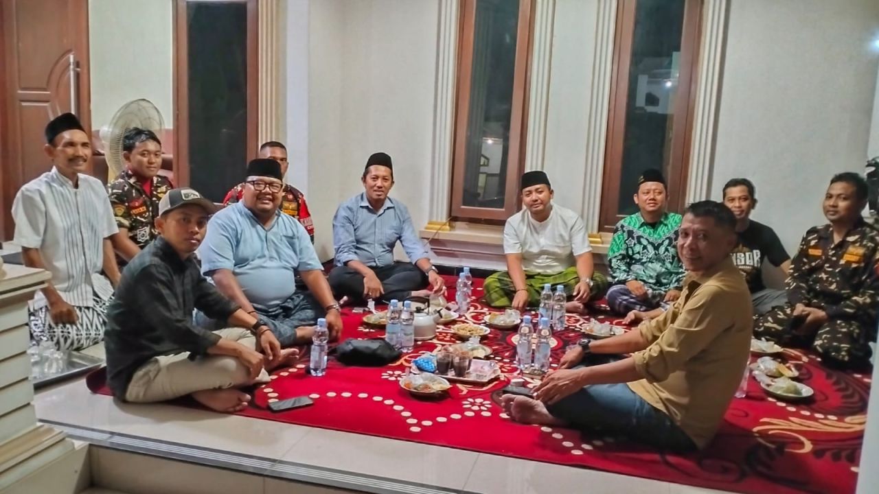 Addin Kunjungi Peternakan Ayam Kader Ansor Diwek, Dorong Usaha Gotong Royong Berbasis Desa