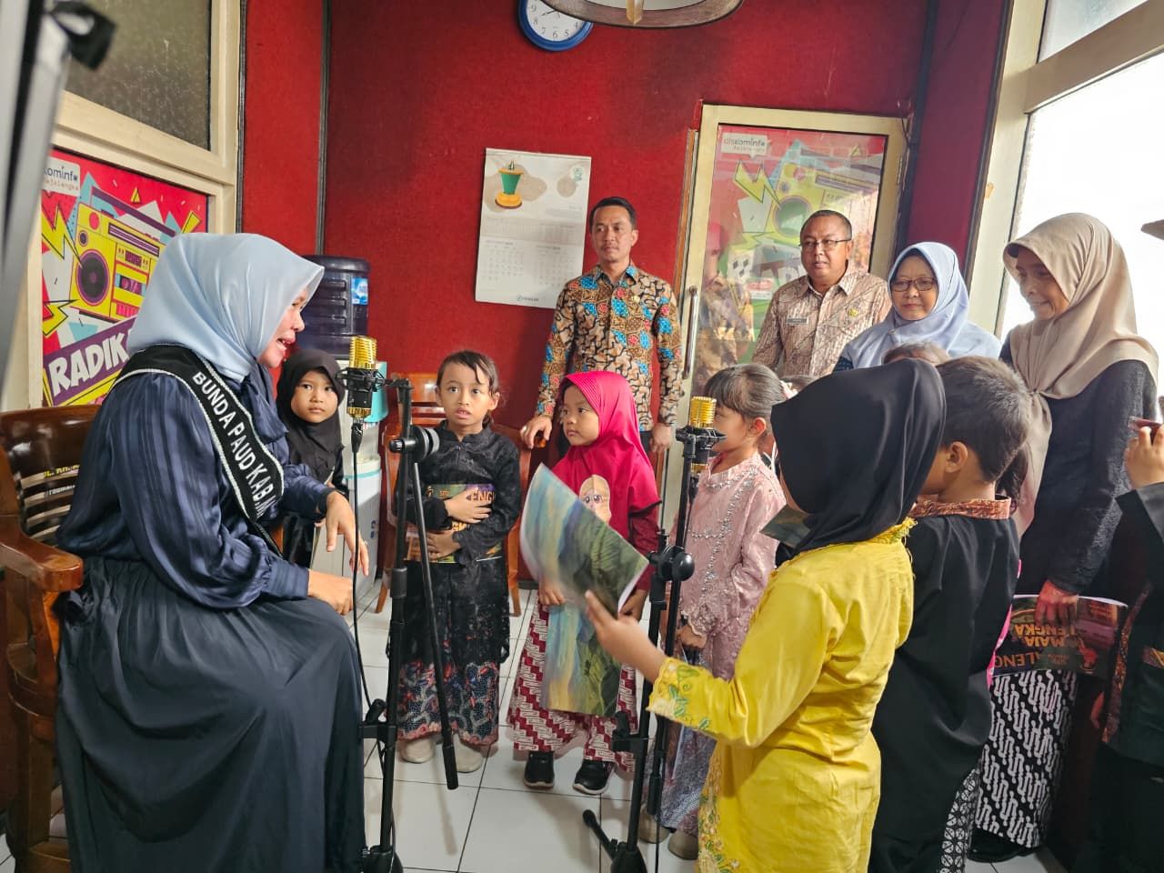 Bunda PAUD, IIm Maemunah ajak Anak - anak Belajar sambil Bergembira