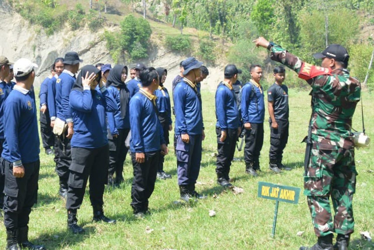 Asah Kemampuan, Lapas Kendal Latihan Menembak Bersama Kodim 0715