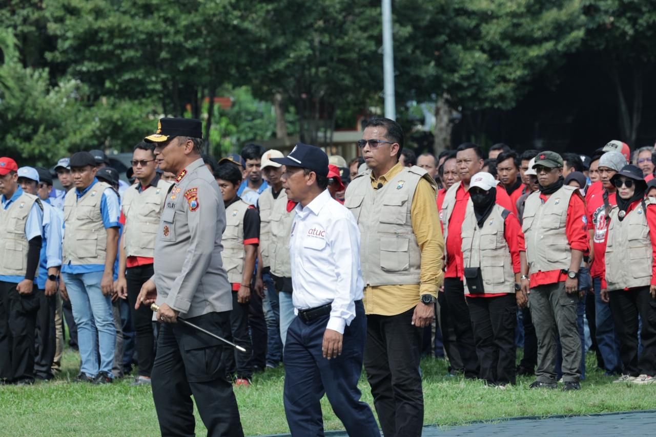 Bersama Serikat Pekerja dan Buruh Polda Jatim Apel Kebangsaan