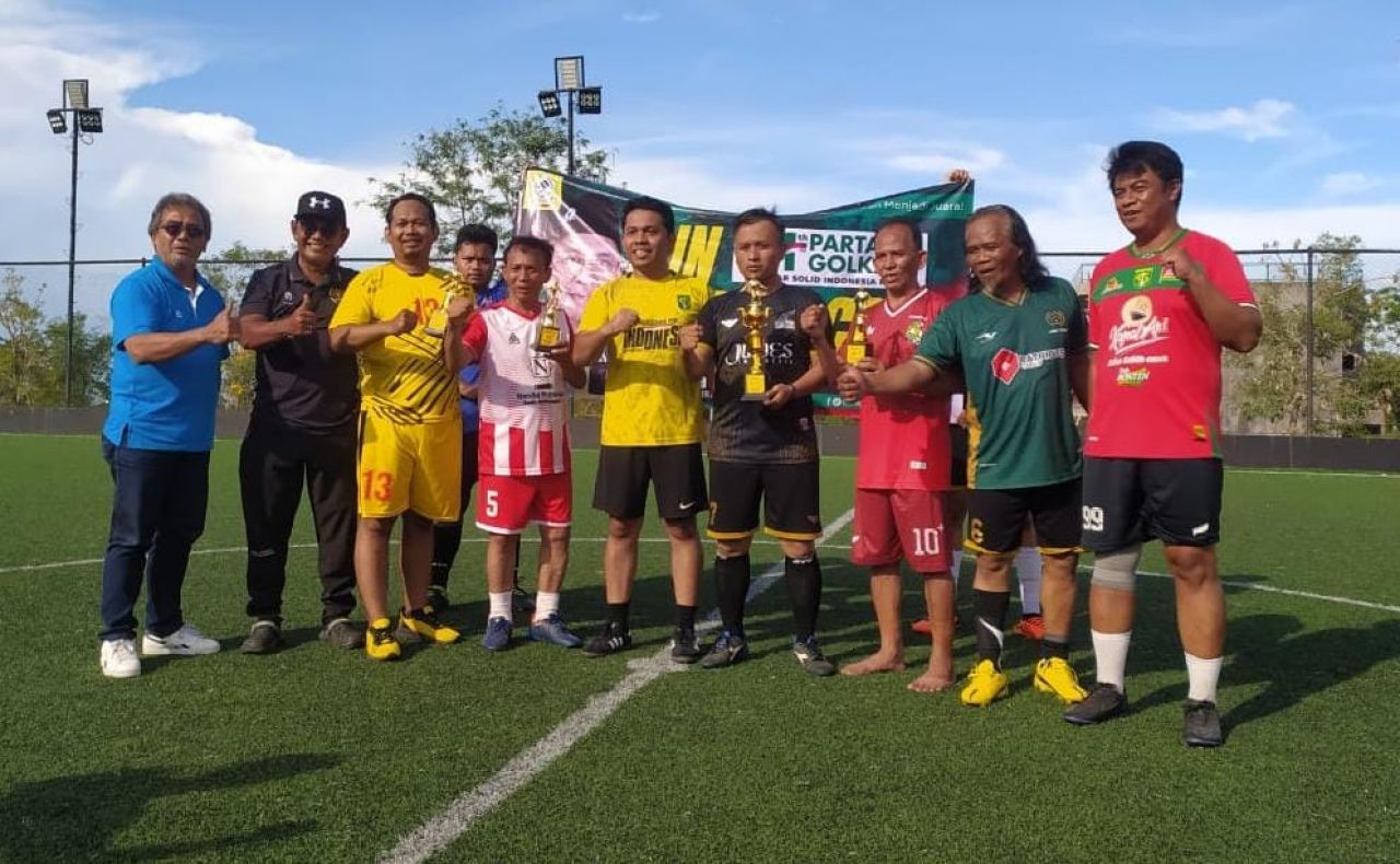 Rayakan HUT ke-61, Golkar Surabaya Gelar Turnamen Mini Soccer Bersama Jurnalis