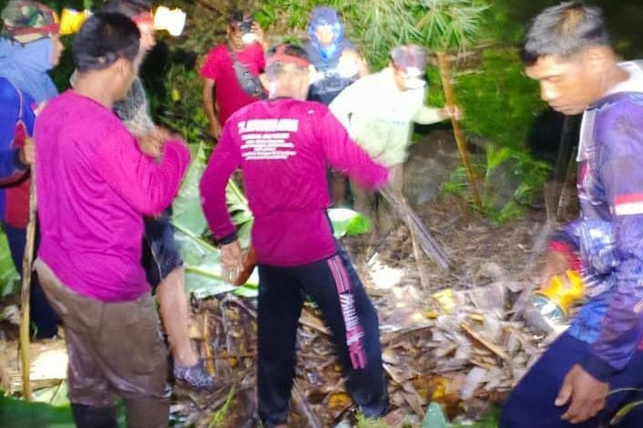 Penemuan mayat mahasiswa oleh tim SAR gabungan