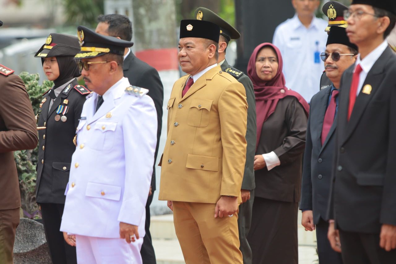 Yona Bagus saat upacara Hari Pahlawan