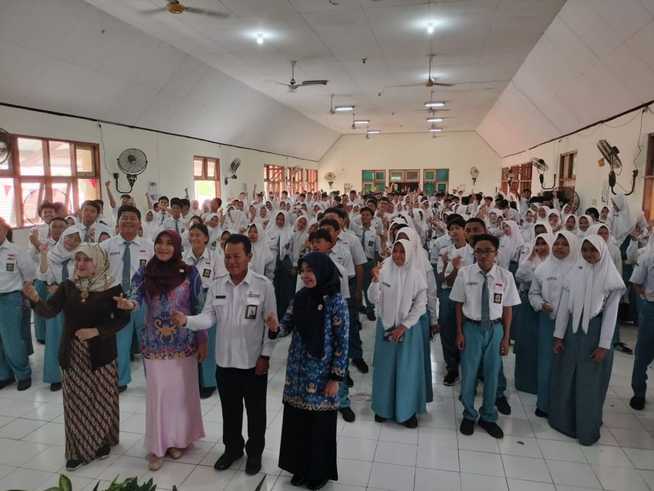 Sosialisasi Stop Pernikahan Dini di SMAN 19 Surabaya