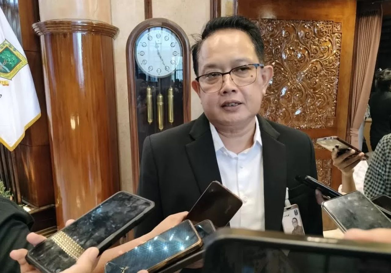 Pendapatan Daerah Susut Rp2,8 Triliun, Adhy Karyono Klaim Program Prioritas Gubernur Aman