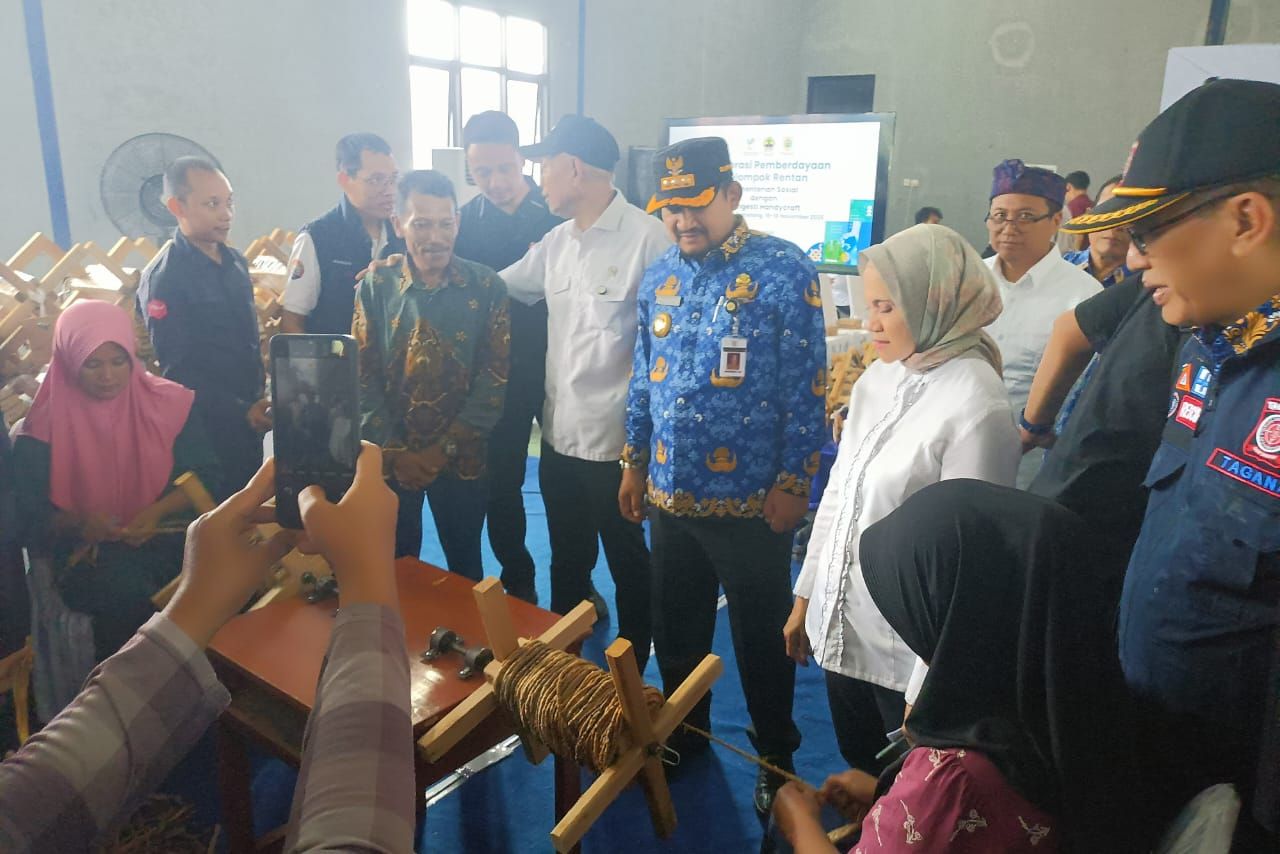 Ratusan Warga Pemalang Naik Kelas Sanggup Atasi Kesulitan Ekonomi