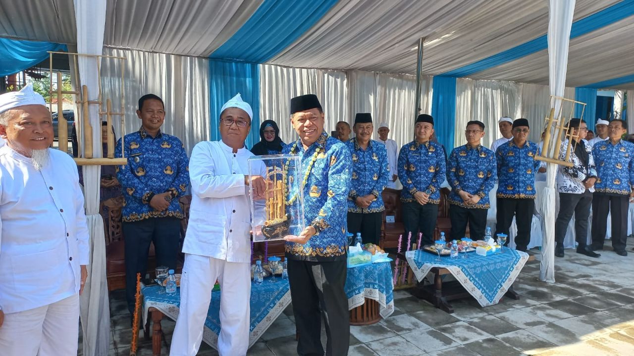 Peringati Hari Angklung Sedunia