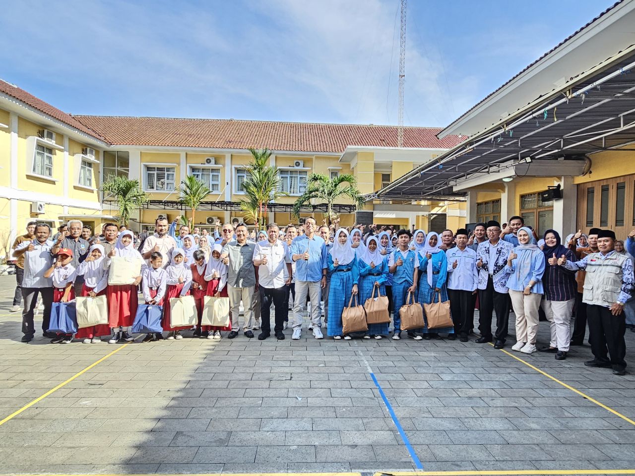 Majalengka Salurkan Bantuan Pendidikan Rp 800 Ribu untuk Siswa Tak Terjangkau KIP