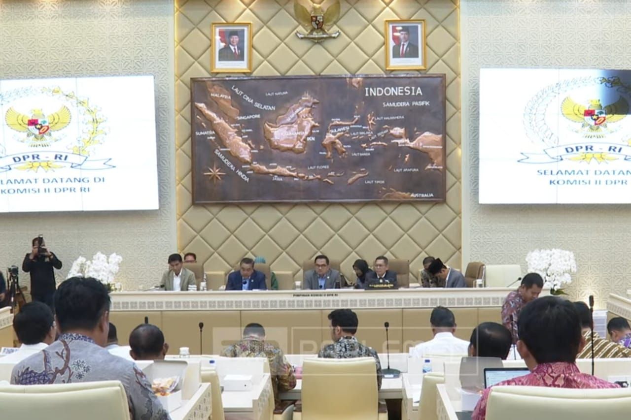 Berlangsungnya RDP dan RDPU di ruang sidang Komisi II DPR RI Jakarta