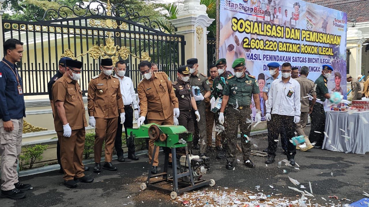 Pemkab Majalengka dan Bea Cukai Cirebon Musnahkan 2,6 Juta Batang Rokok Ilegal