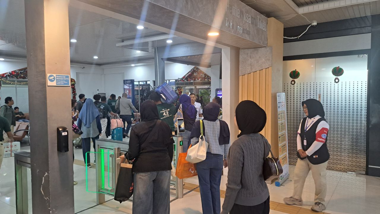 KAI Daop 8 Surabaya Ajak Masyarakat Manfaatkan Libur Akhir Tahun