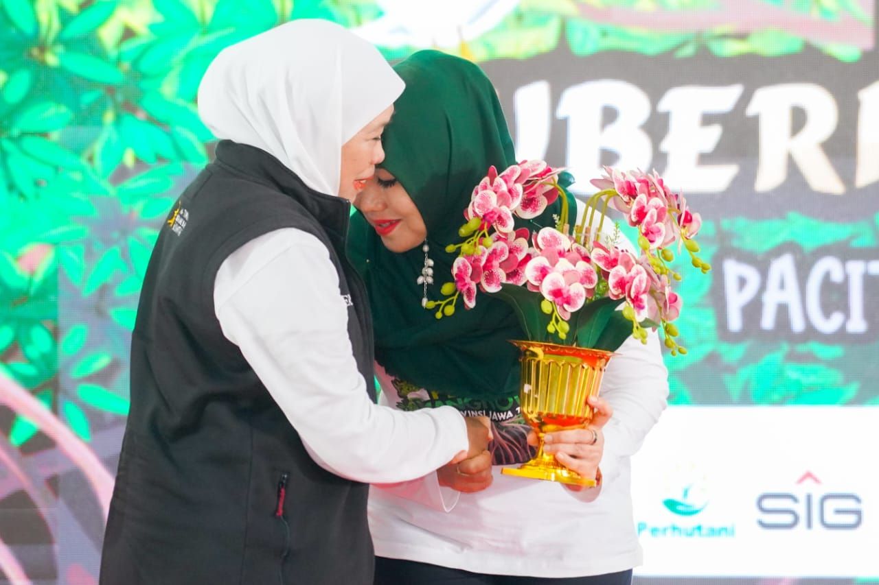 Ning Lia dan Khofifah