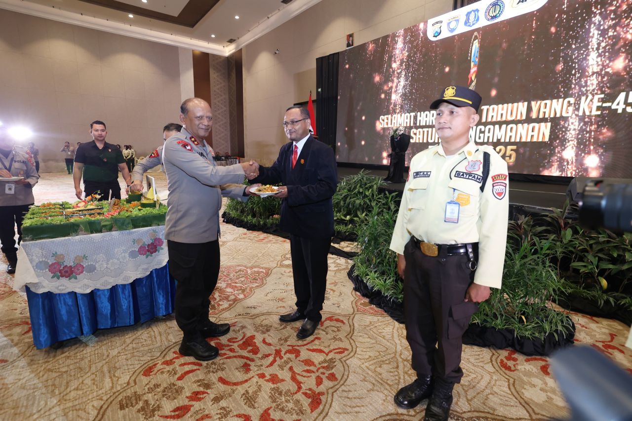 Kapolda Jatim peringati Hari Satpam