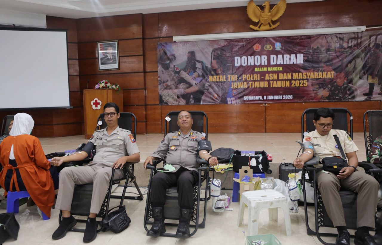 Panitia Natal TNI dan Polri donor darah
