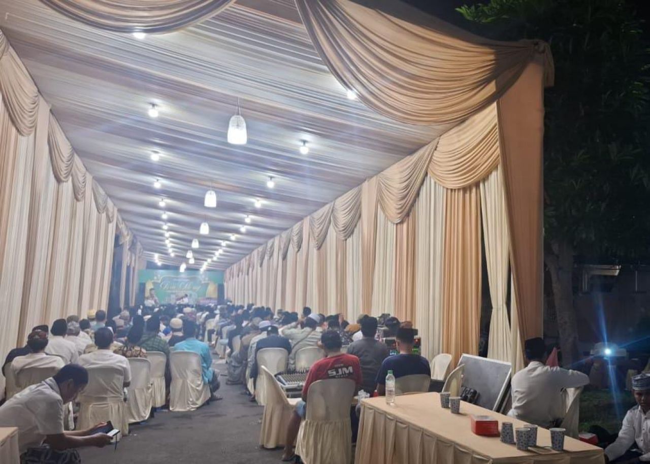 Peringatan Isro Mi’raj di Sidoarjo, KH Marzuki Mustamar Tekankan Kesederhanaan Ulama ‎