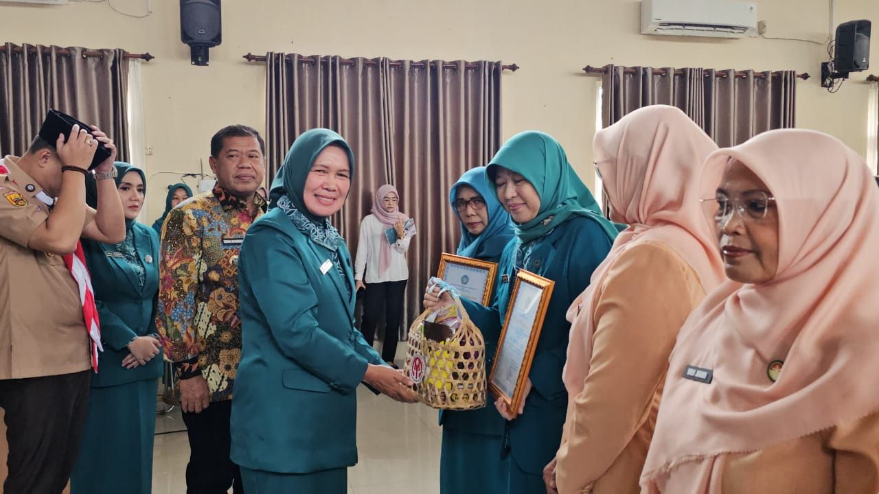 Dorong Peran Strategis PKK, Ketua PKK Majalengka Lantik Pengurus Kecamatan