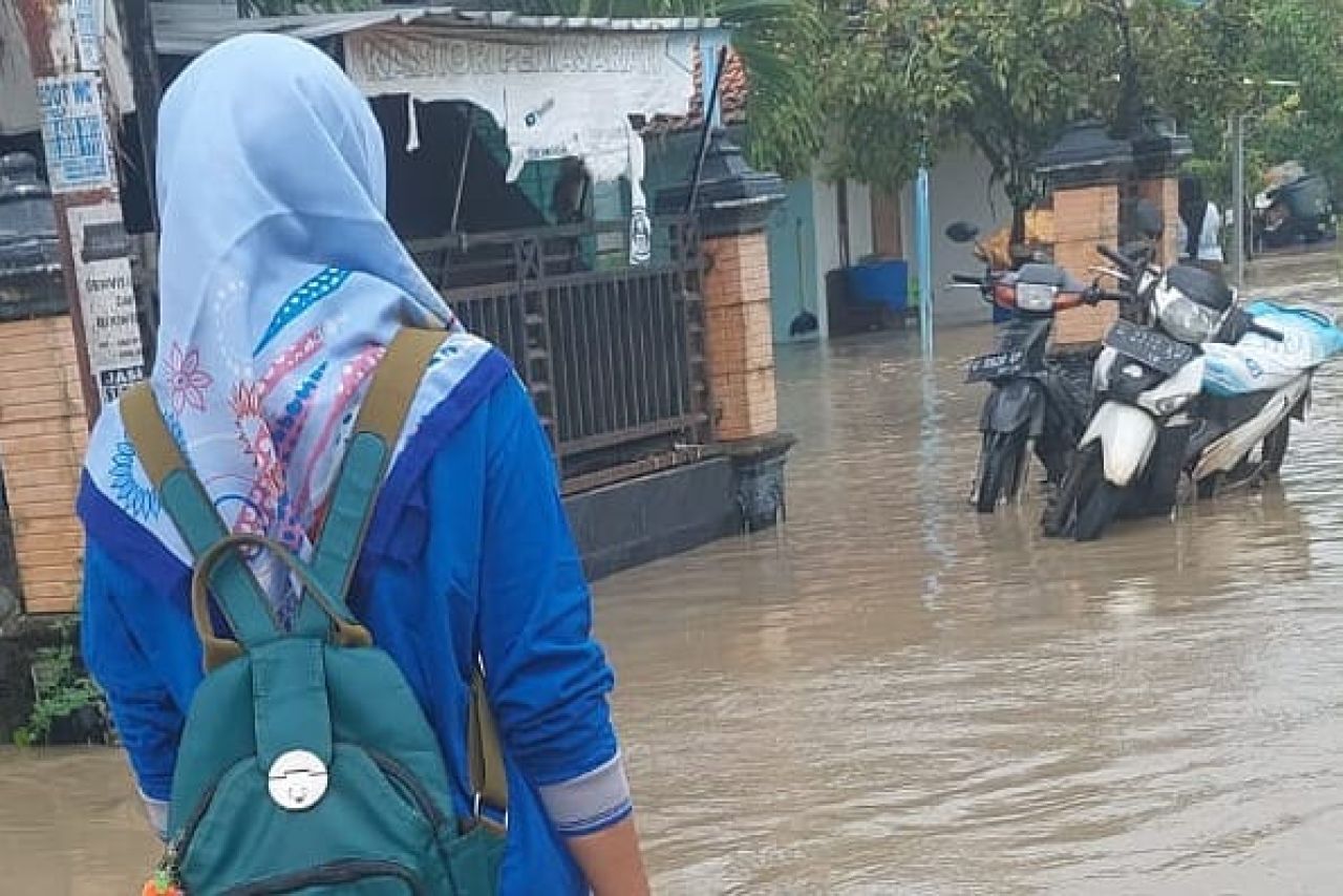 Banjir di salah satu kawasan Pemalang akibat air sungai Comal meluap