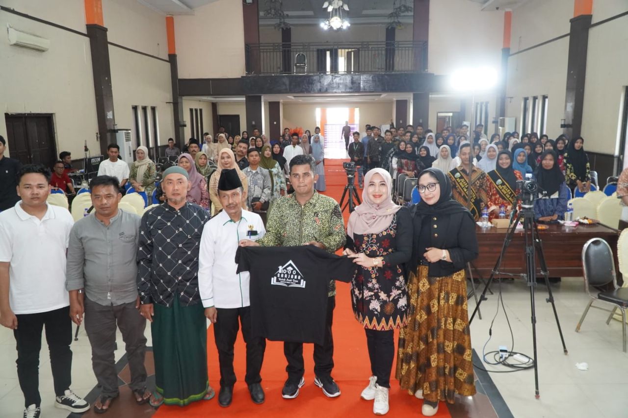 Ning Lia di Rumah Desa Hebat Sampang