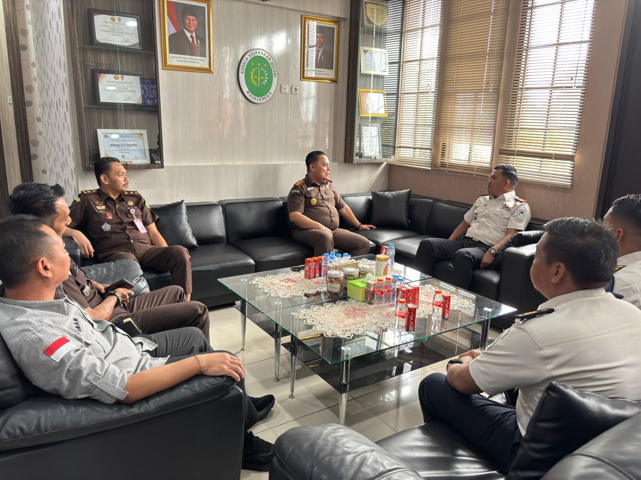 Kalapas Lapas Kelas IIB Majalengka Lakukan Kunjungan Kerja Strategis ke Pengadilan dan Kejaksaan Negeri Majalengka untuk Perkuat Sinergitas