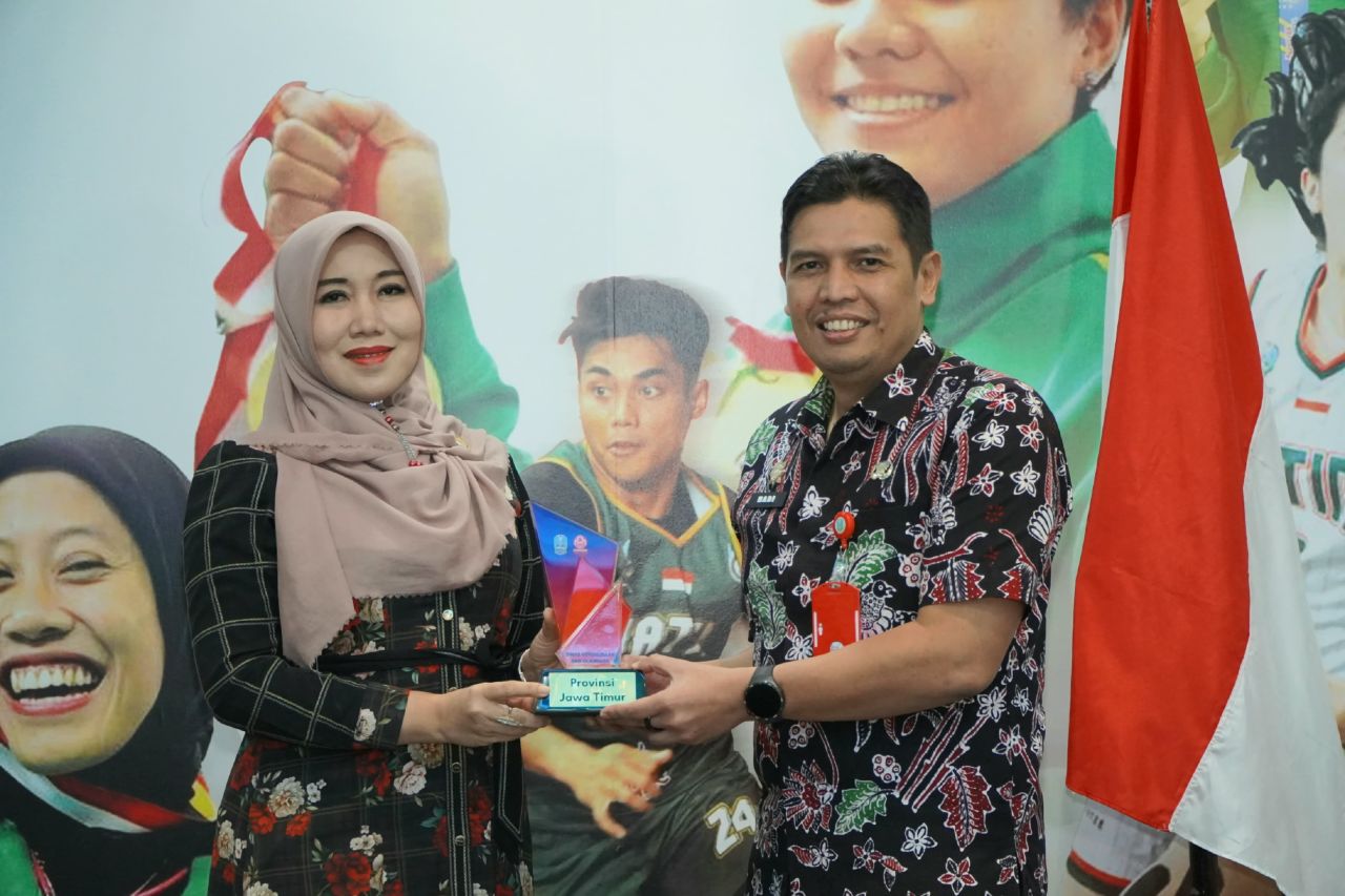 Lia dan Kepala Dispora Jatim
