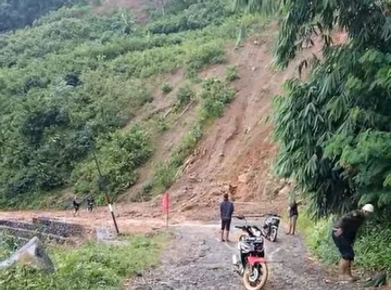 Tanah longsor di Majalengka
