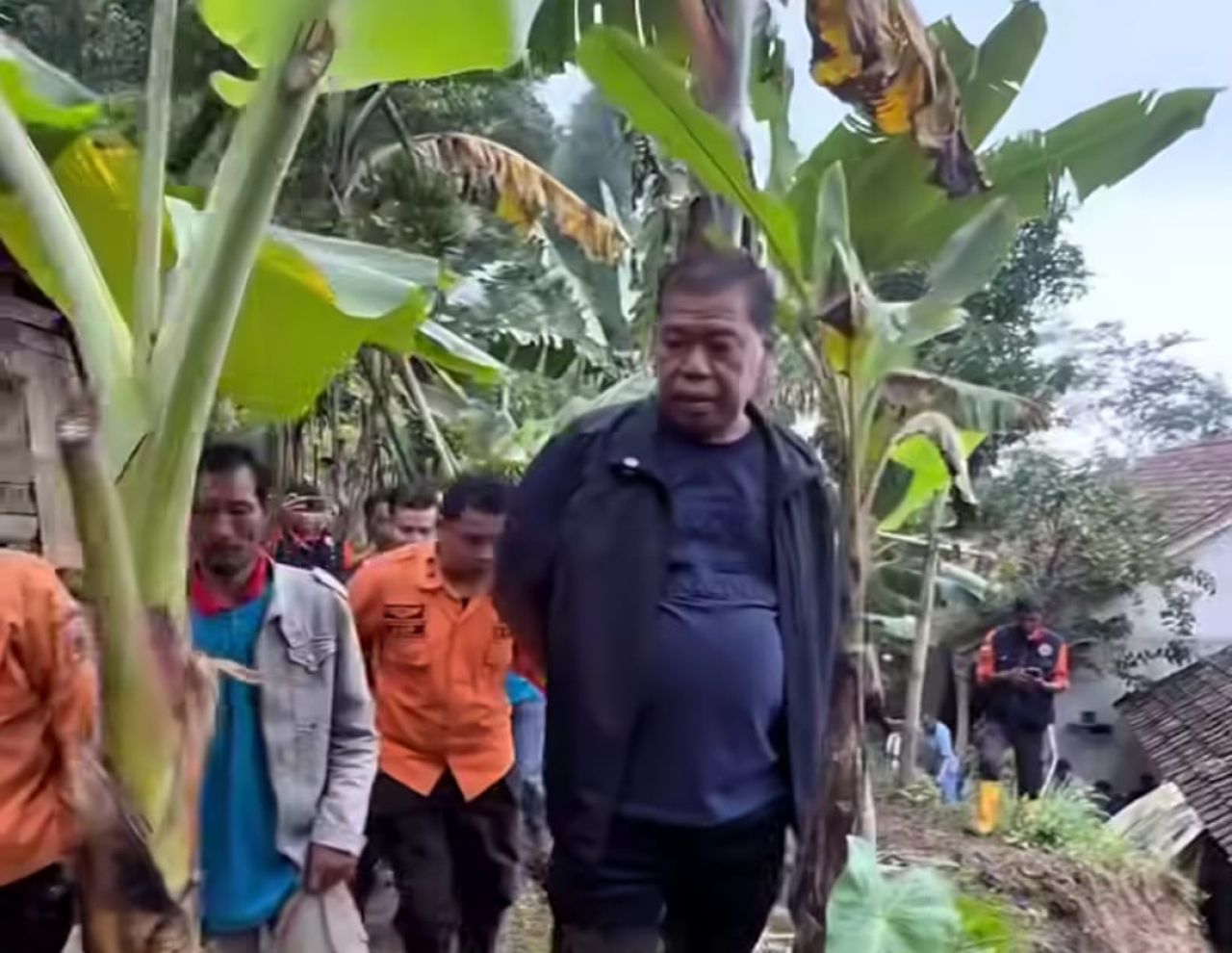 Eman Suherman Tinjau Lokasi Tanah Bergerak di Malausma, Siapkan Relokasi