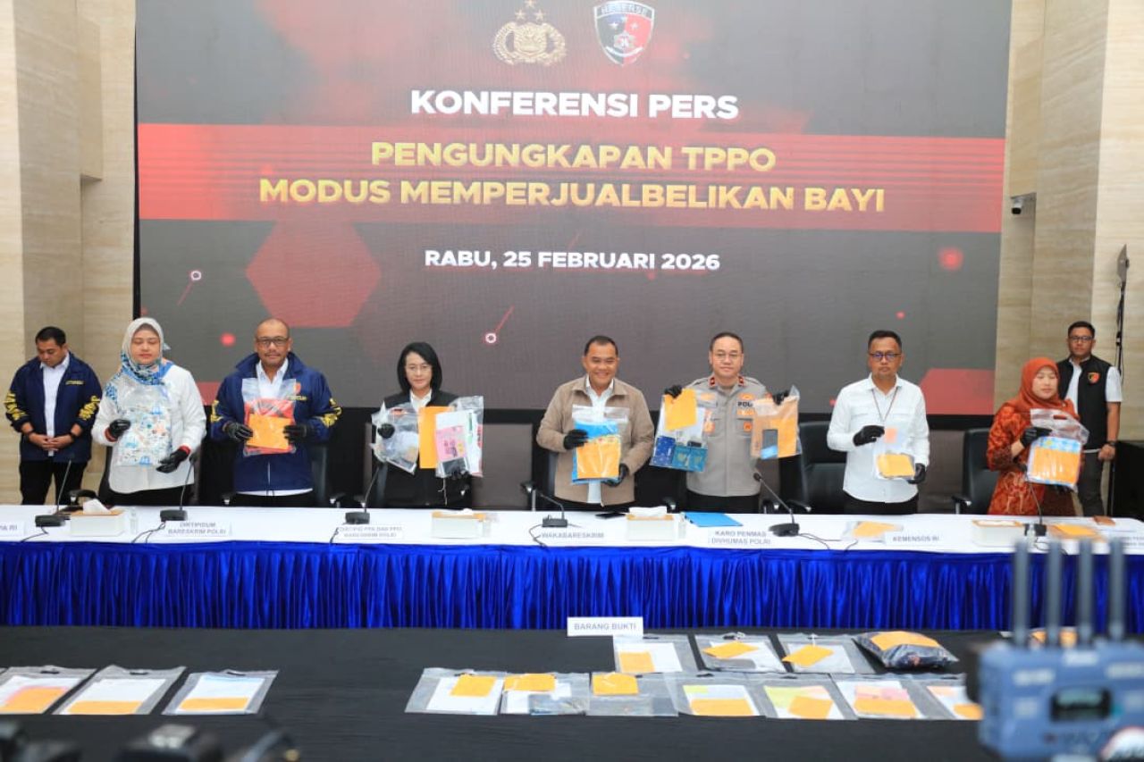 Polri konferensi pers terkait perdagangan bayi