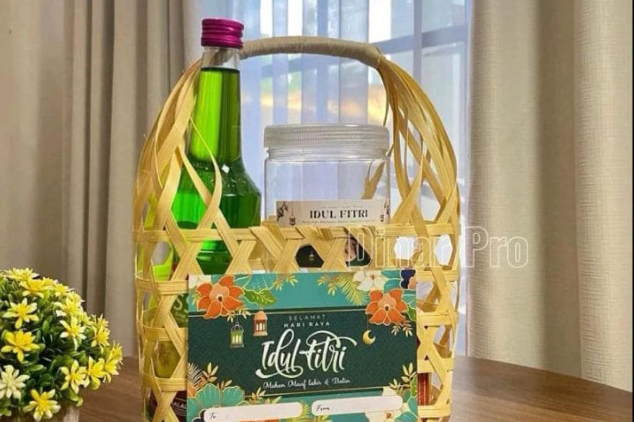 Perajin Anyaman Bambu Pemalang Kebanjiran Order Keranjang Parcel Lebaran