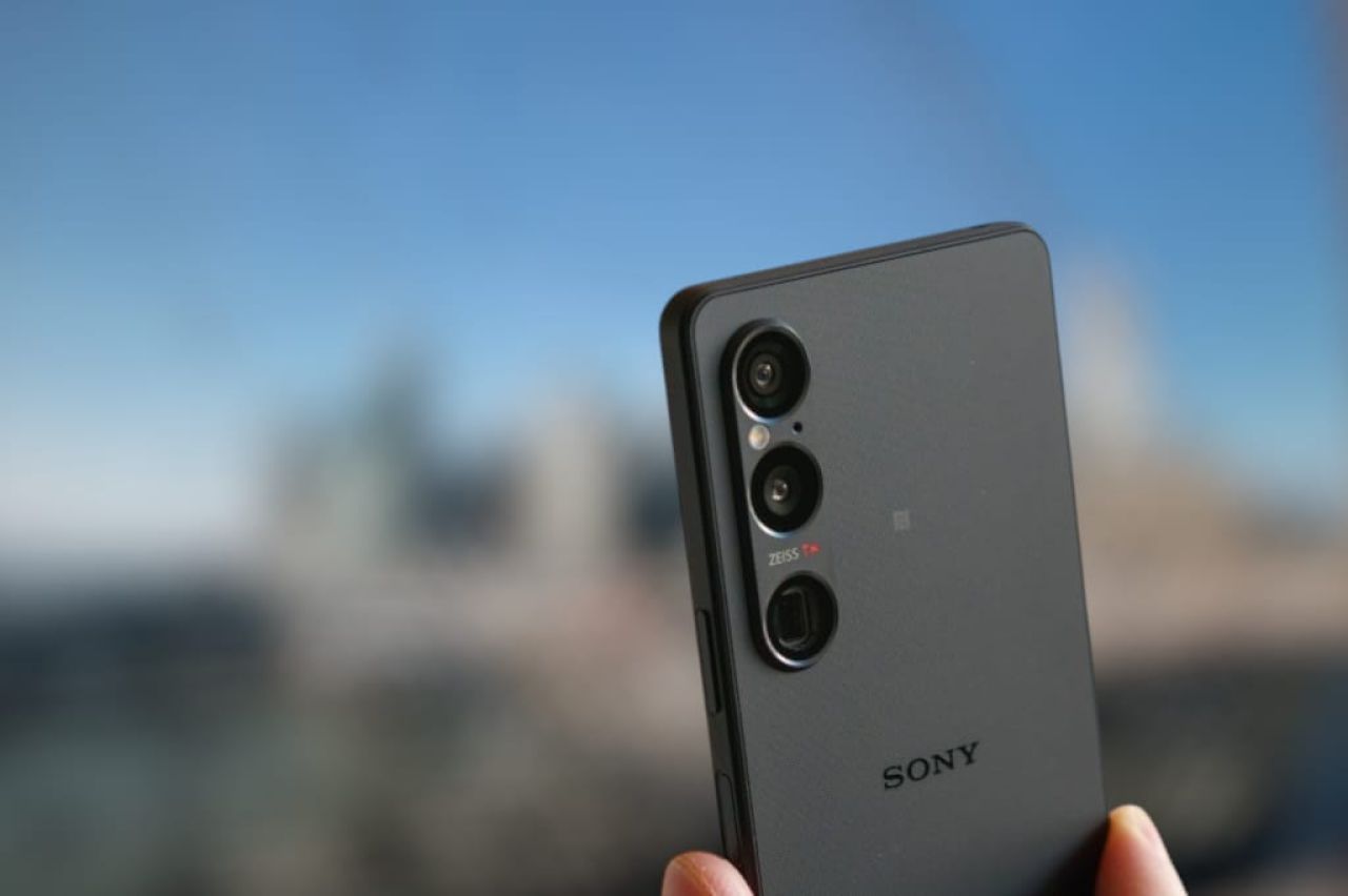 Ilustrasi Sony Xperia 1 VI