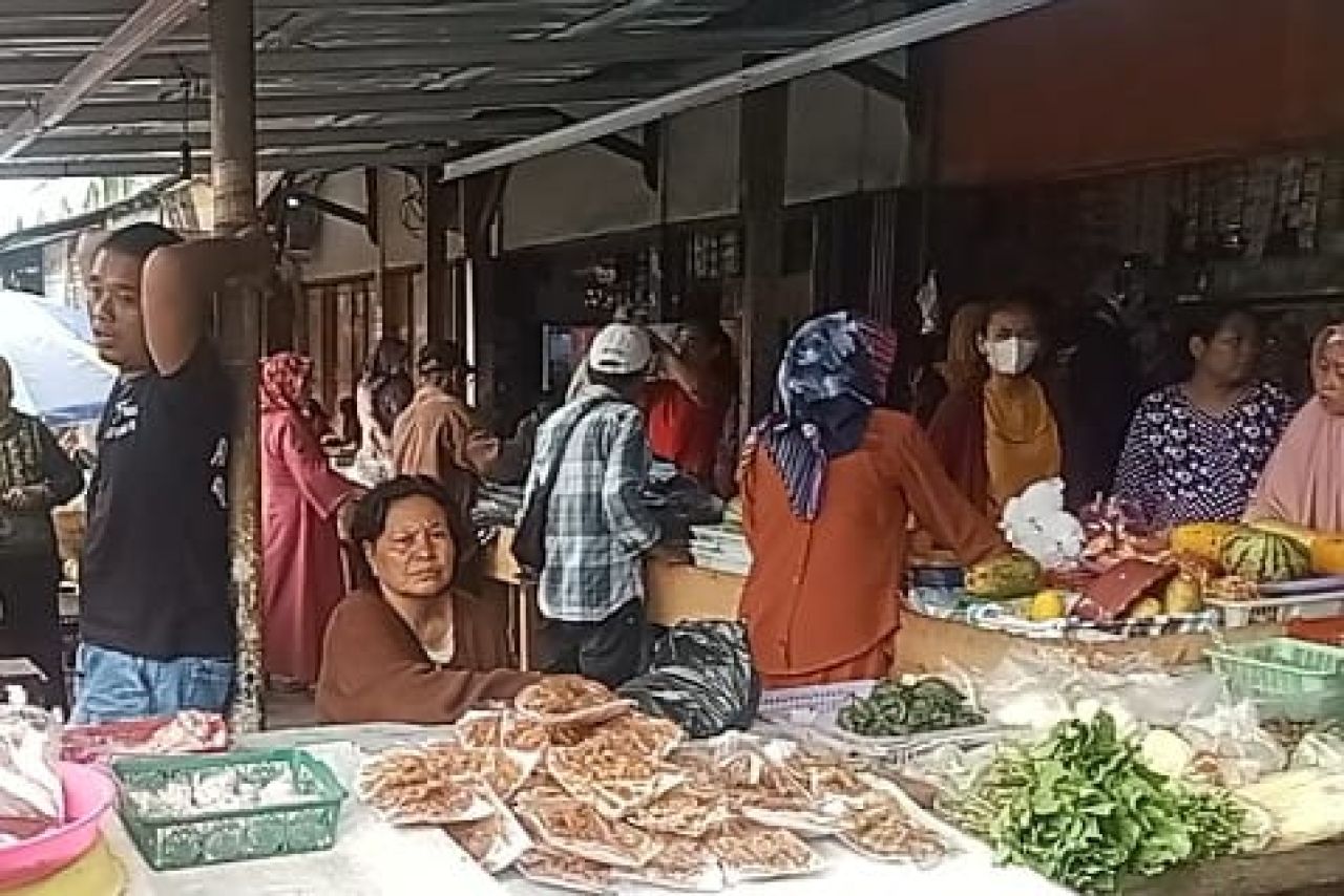Jeritan Emak-emak Saat Harga Pangan Melambung Jelang Lebaran