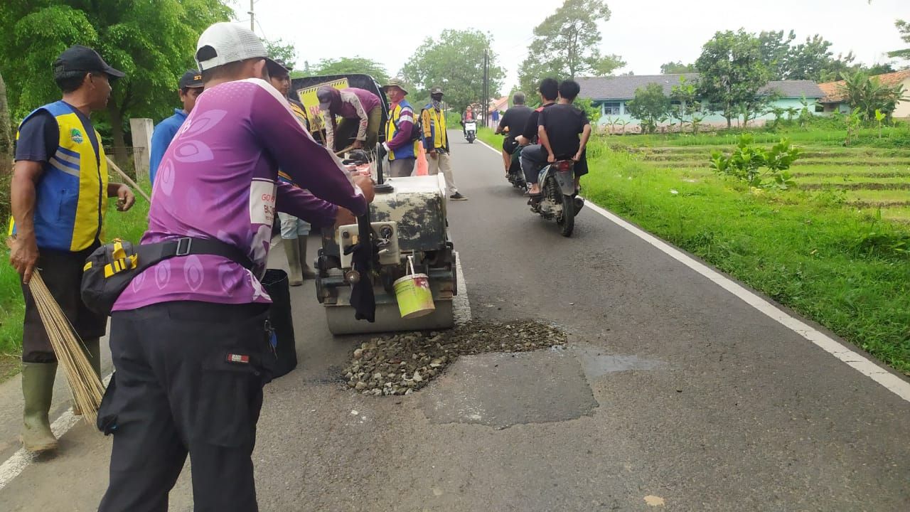 Jelang Lebaran, Pemkab Majalengka Tuntaskan 30 Titik Perbaikan Jalan