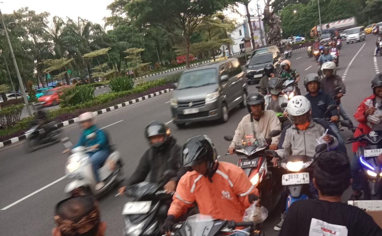 MAKI Jatim bagikan takjil