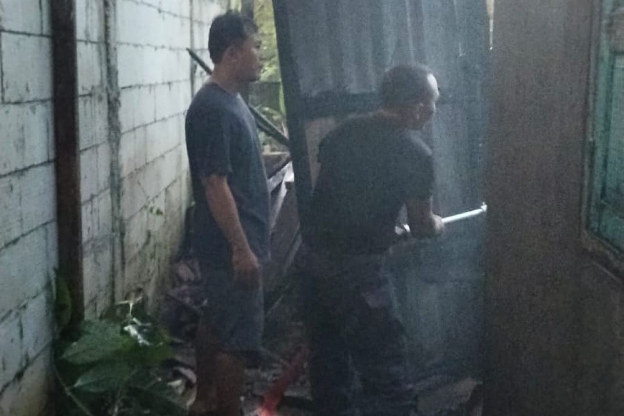 Bakar Sampah Ditinggal Pergi, Sebuah Rumah Beserta Traktor dan Sepeda Terbakar