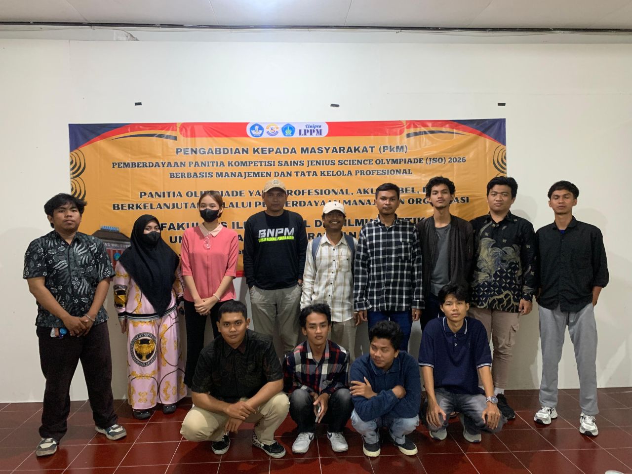 Peserta PkM bersama perwakilan dari Yayasan Intan Mutia, Umar Faruq.