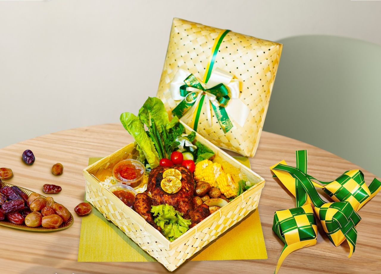 ARTOTEL TS Suites Surabaya Hadirkan Hampers Lebaran dan Paket Halal Bi Halal