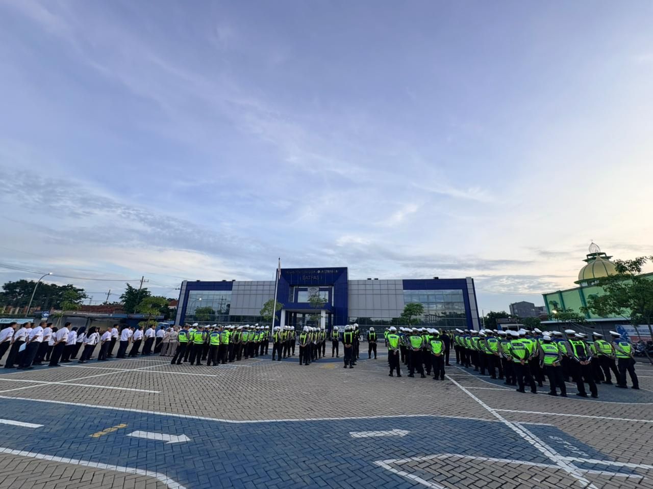 Satlantas Polrestabes Surabaya apel kesiapsiagaan lebaran