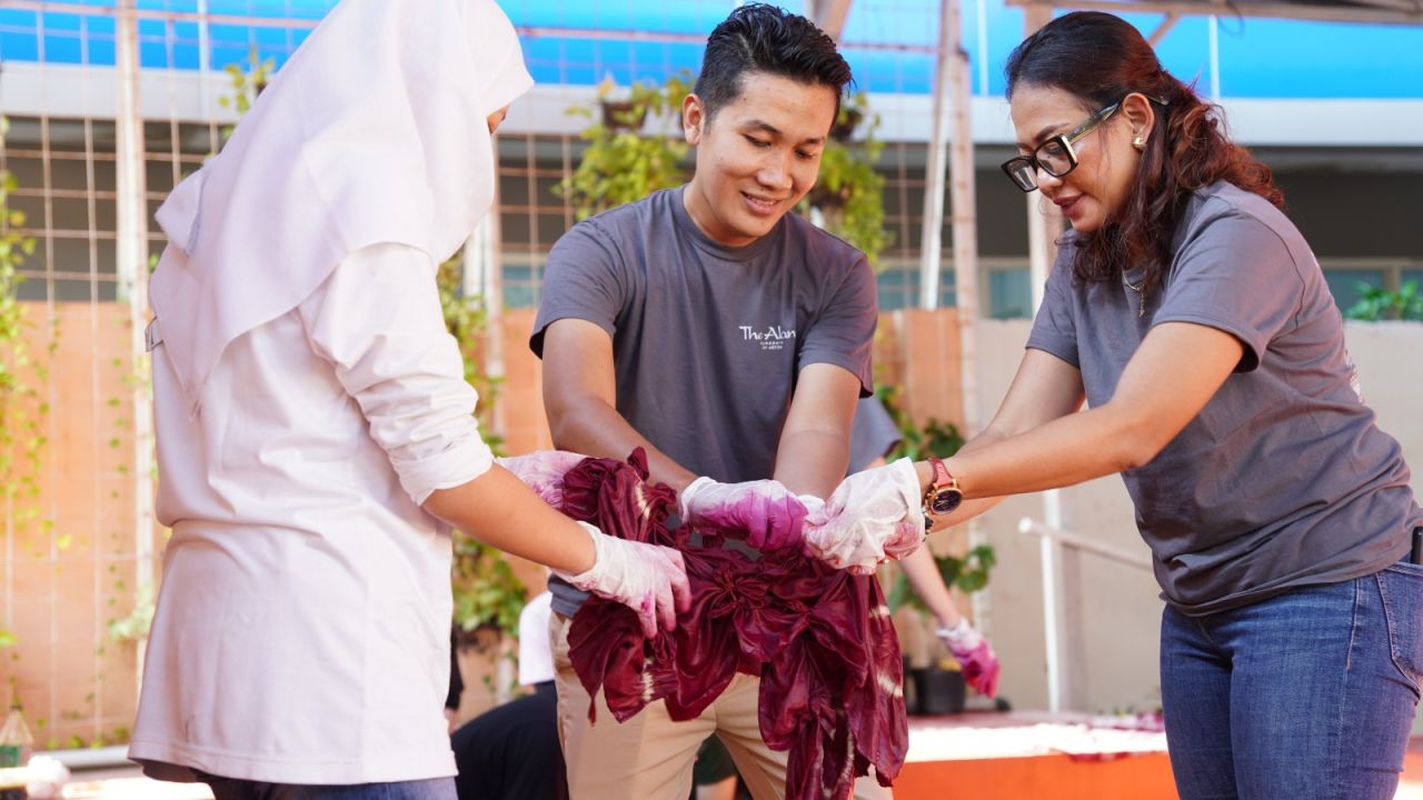 Linen Bekas Jadi Souvenir: Kolaborasi The Alana & Rumah Anak Prestasi