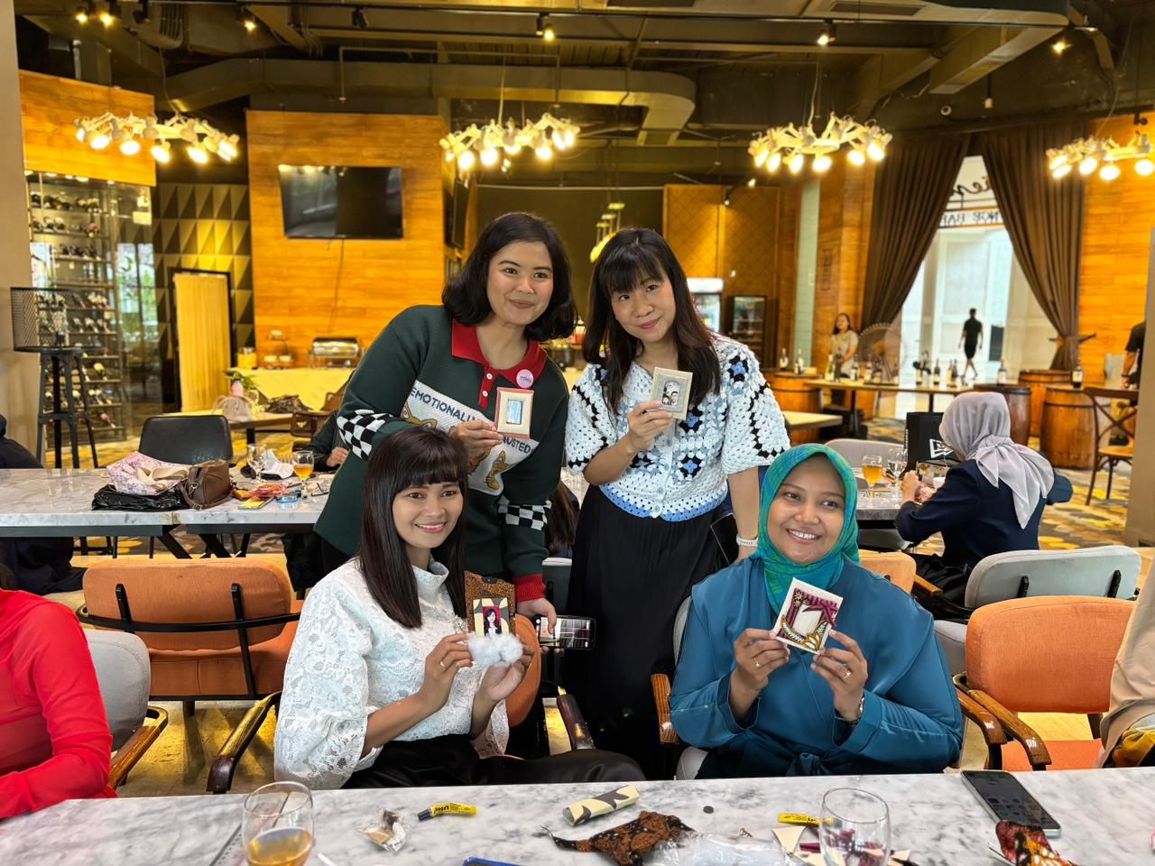Ubah Kain Bekas Jadi Karya Bernilai, Java Paragon Hotel Hadirkan Workshop Berbasis Sustainability