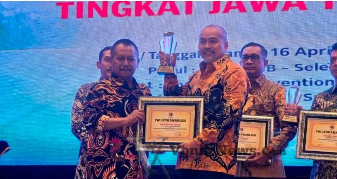 Arbaridi Jumhur raih penghargaan PWI Jatim