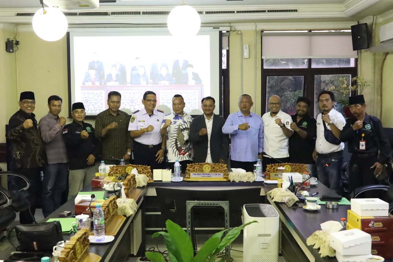 Komisi A DPRD Surabaya Tindaklanjuti Aduan PJS, Tegaskan Larangan Intimidasi Jukir ‎