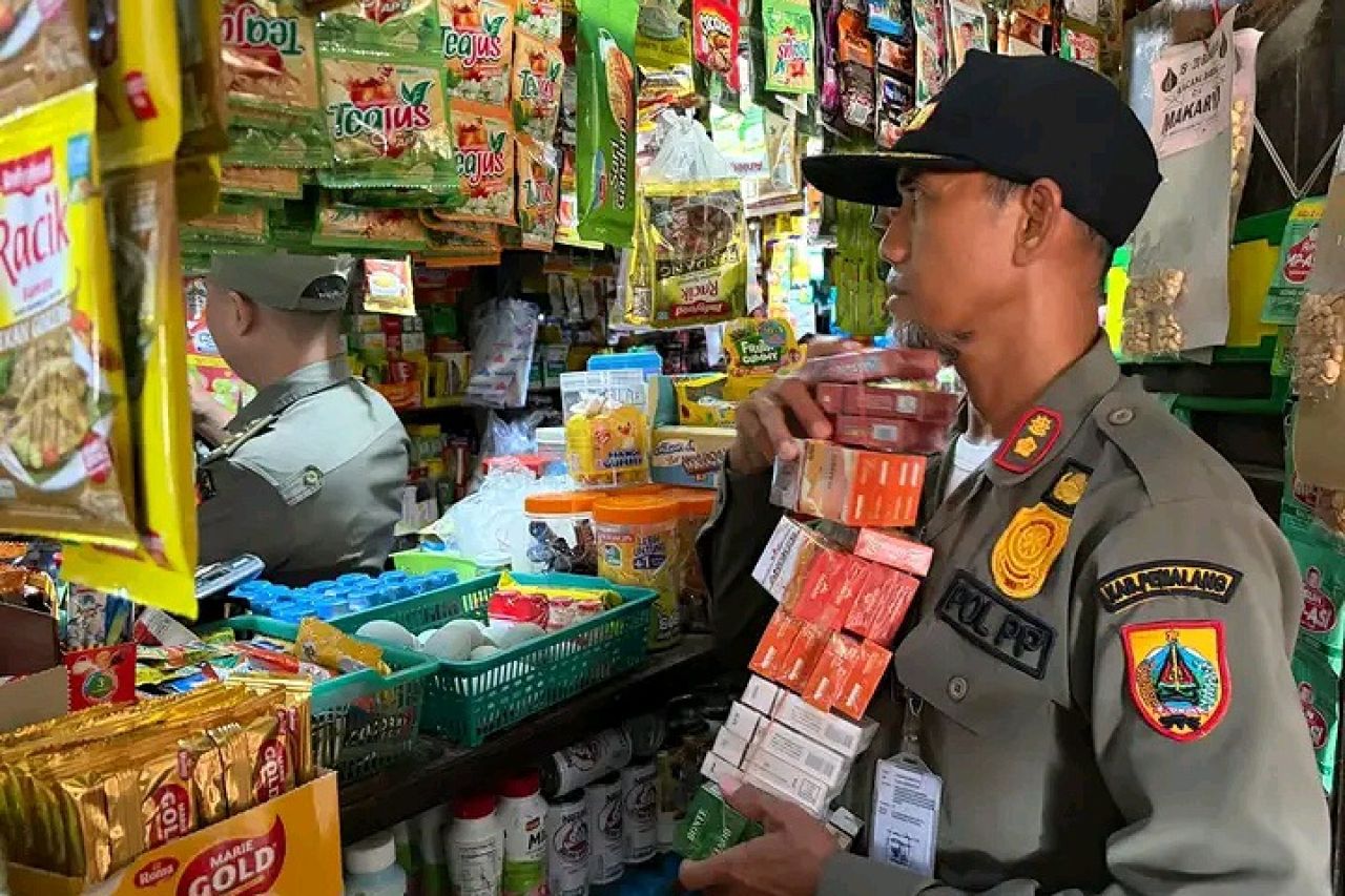 Tim Gempur Rokok Ilegal Sita Belasan Ribu Batang