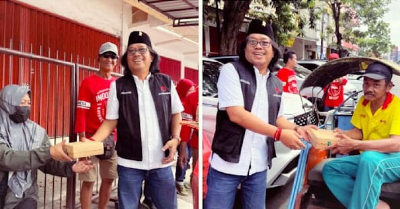 Jumat Berkah, Relawan Buleks’99 Bagikan Ratusan Nasi Kotak untuk Warga Surabaya ‎