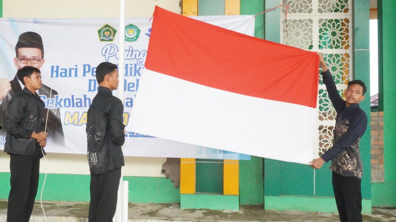 Peringatan Hardiknas di MAN 6 Jombang