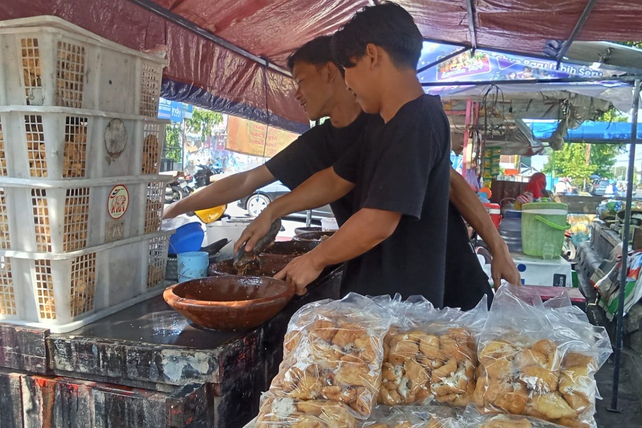 Penjual Tahu Gejrot di Pemalang Hasilkan Omzet Jutaan Rupiah Per Hari