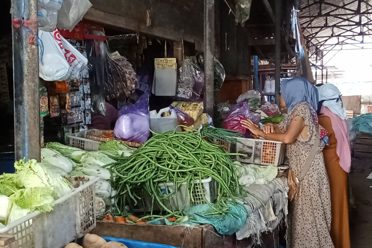 Kenaikan Harga Kebutuhan Pokok Buat Resah Kaum Emak-Emak di Pemalang
