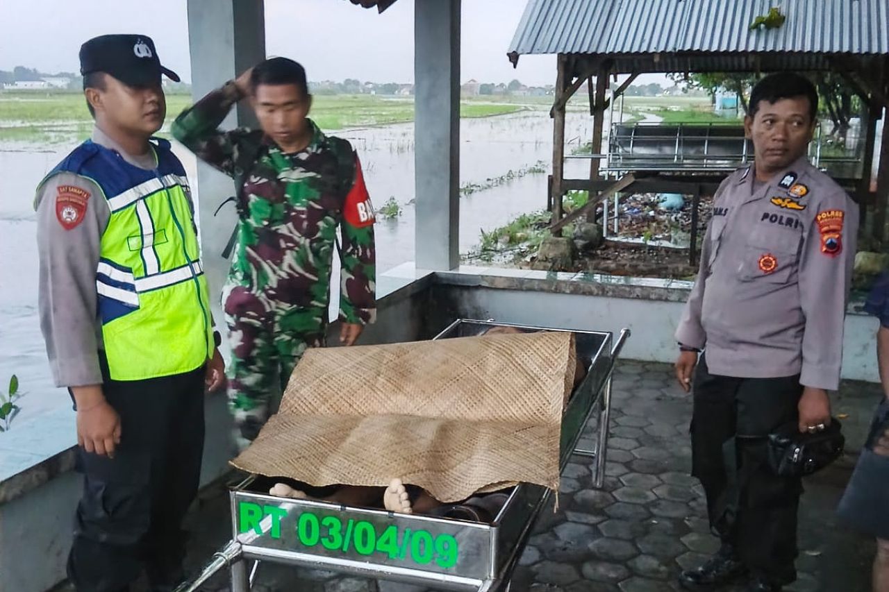 Seorang Warga Tewas Tersambar Petir Saat Gelar Tahlilan di Kuburan