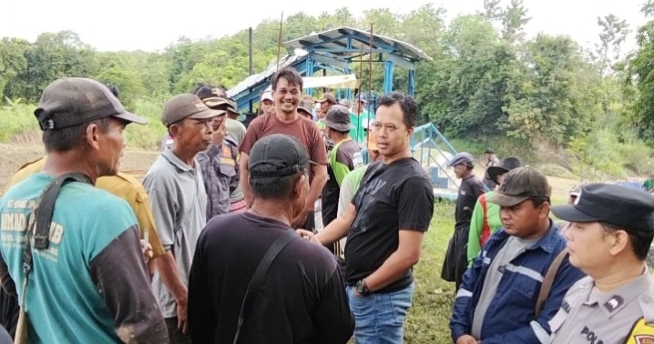 Petani Ujungjaya saat Gelar Unjuk Rasa