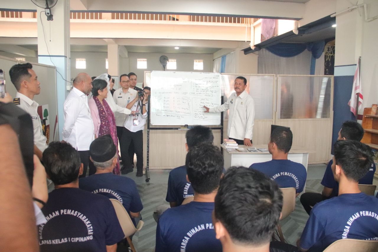 Fraksi NasDem DPR RI Pasok 1.158 Buku ke Lapas Cipinang